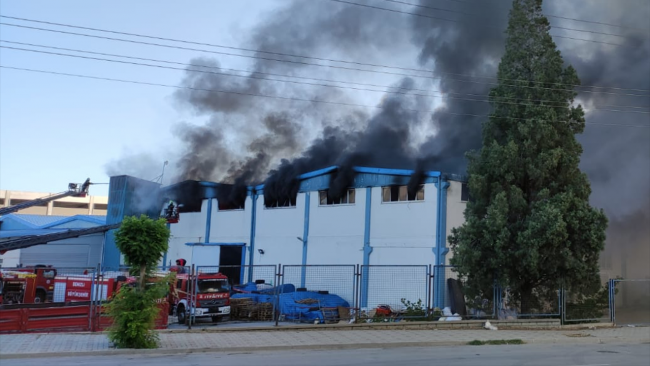 Denizli'de tekstil fabrikasında yangın